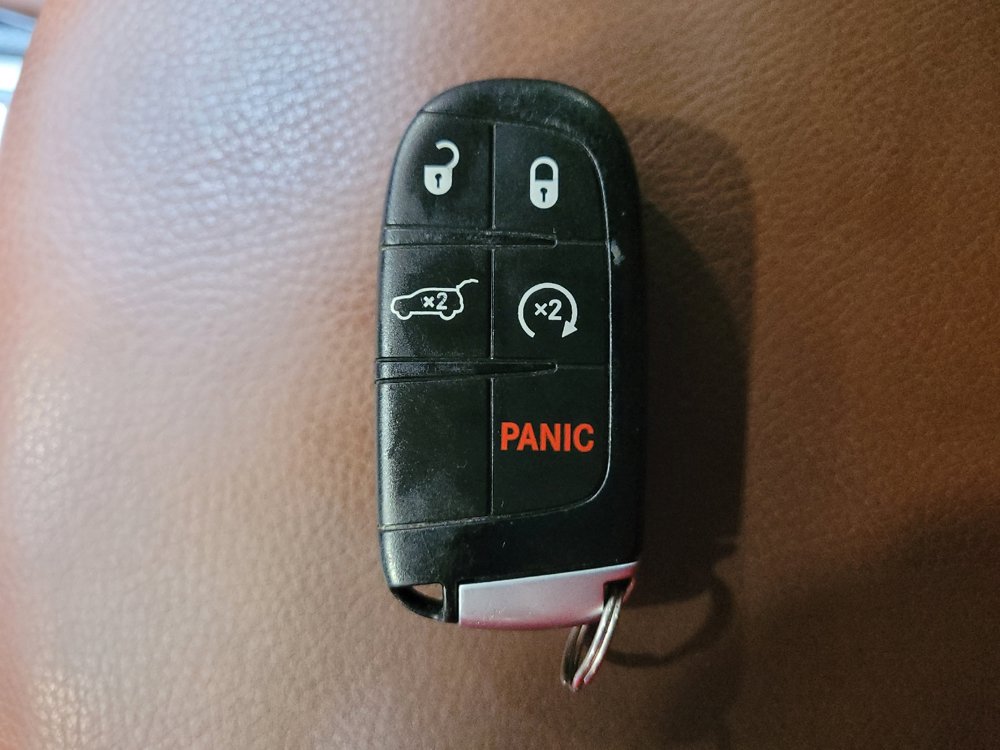 Used 2020 Jeep Grand Cherokee Summit AWD/4WD image 32