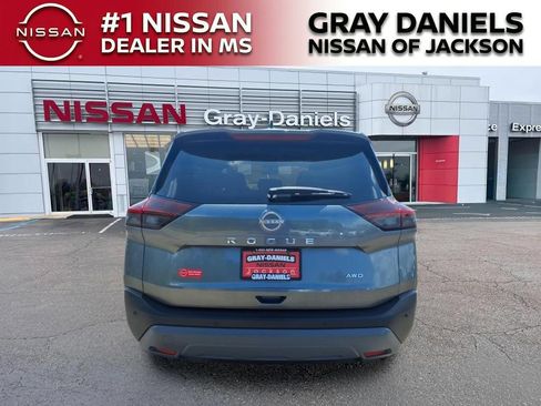 Used 2023 Nissan Rogue S AWD/4WD image 6