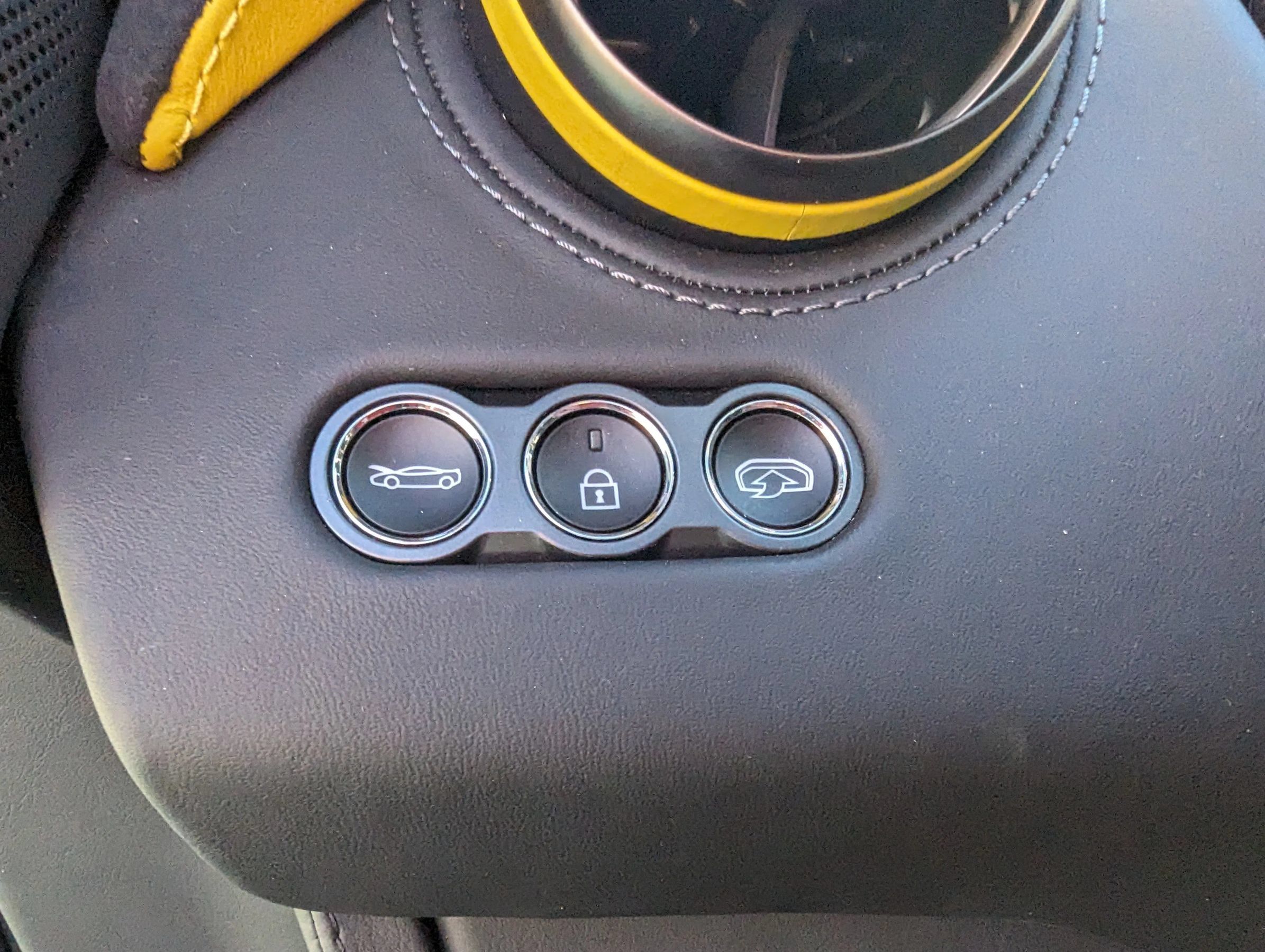 Used 2021 McLaren 720S Luxury RWD image 23