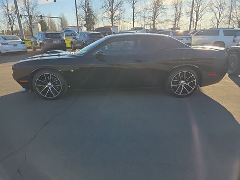 Used 2016 Dodge Challenger R/T Scat Pack image 2