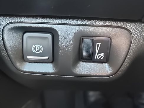 Used 2023 GMC Acadia SLE w/ Driver Convenience Package image 12