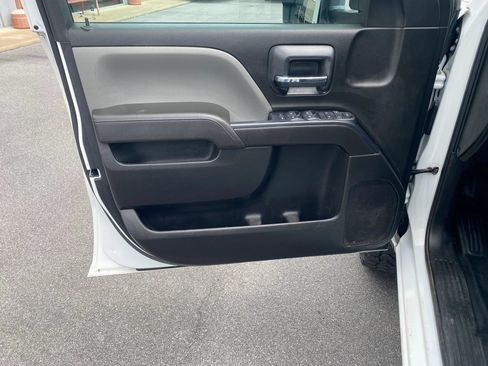 Used 2019 Chevrolet Silverado 2500 W/T AWD/4WD image 6