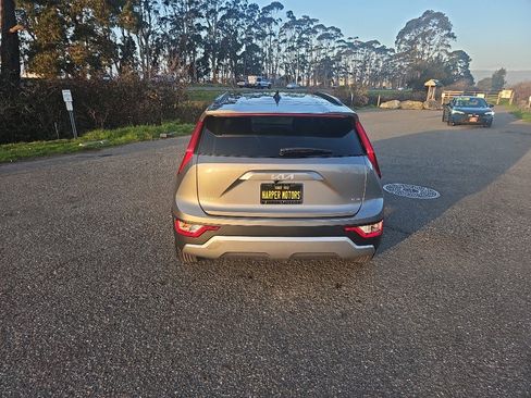 New 2026 Kia Niro LX image 4