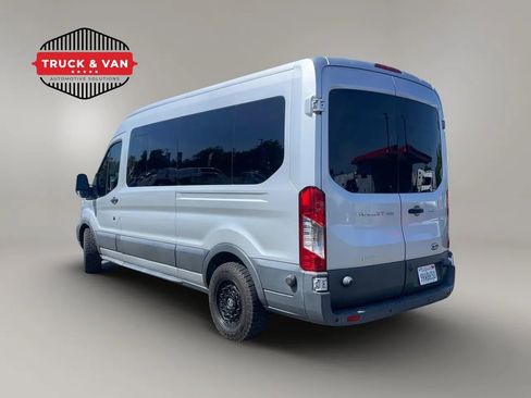 Used 2017 Ford Transit 350 XLT RWD image 4