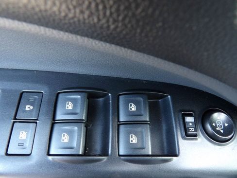 Used 2018 Chevrolet Colorado Z71 RWD image 11