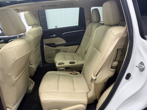 Used 2015 Toyota Highlander Limited Platinum image 27