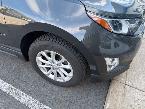 Used 2018 Chevrolet Equinox LT image 2