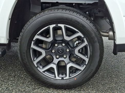 New 2026 RAM 1500 Laramie AWD/4WD image 5