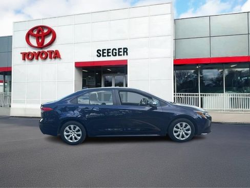 Used 2024 Toyota Corolla LE FWD image 2