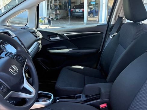 Used 2018 Honda Fit LX image 9