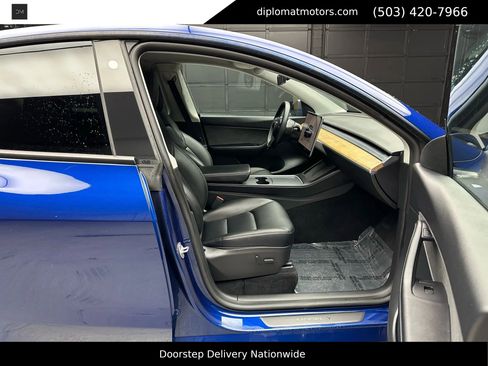 Used 2022 Tesla Model Y Long Range image 19