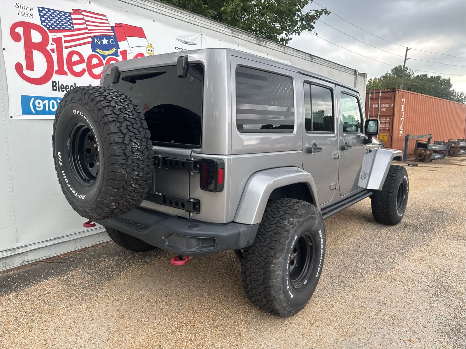 Used 2017 Jeep Wrangler Unlimited Rubicon AWD/4WD image 3