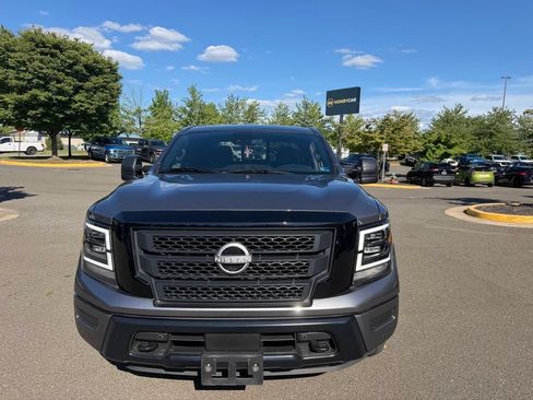 Used 2023 Nissan Titan SV w/ SV Convenience Package AWD/4WD image 2