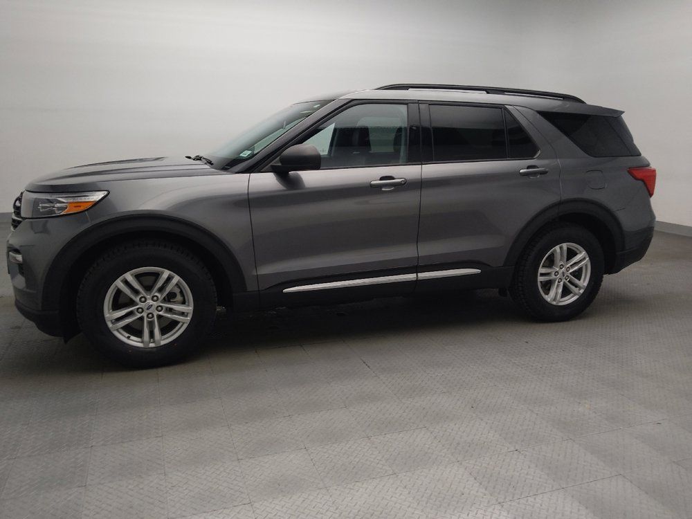 Used 2023 Ford Explorer XLT w/ Equipment Group 202A RWD image 2