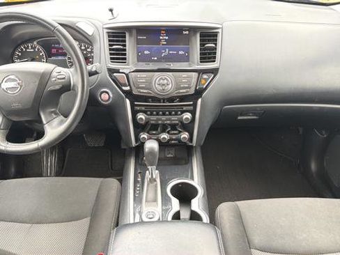 Used 2020 Nissan Pathfinder SV image 7