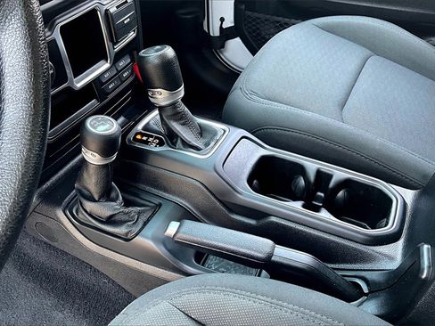 Used 2020 Jeep Wrangler Unlimited Willys image 15