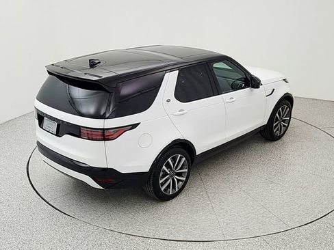 Used 2025 Land Rover Discovery Dynamic SE AWD/4WD image 35