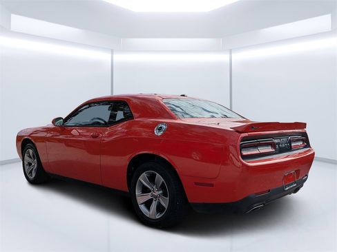 Used 2020 Dodge Challenger SXT image 5