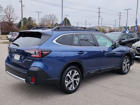 Used 2021 Subaru Outback Limited image 3