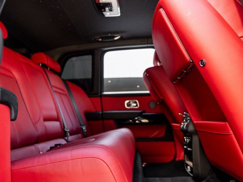 Used 2023 Rolls-Royce Cullinan image 44