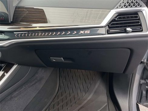 Used 2025 BMW X5 xDrive50e w/ Premium Package image 29