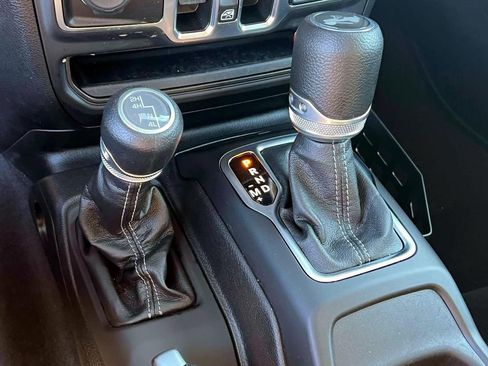 Used 2025 Jeep Wrangler Sport S image 24