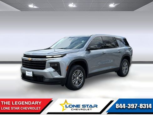 Used 2024 Chevrolet Traverse LS FWD image 1