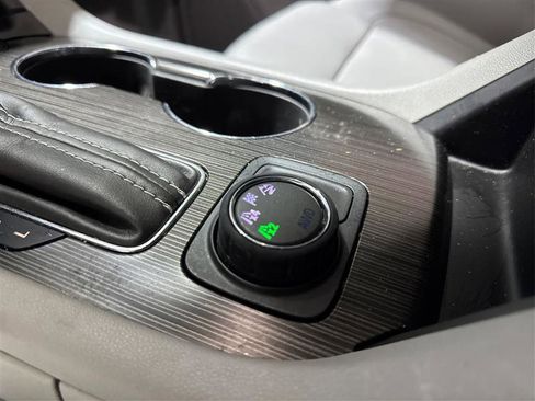 Used 2017 GMC Acadia SLT image 29