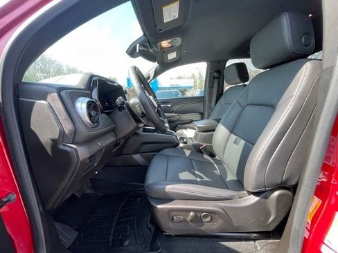 Used 2024 Chevrolet Colorado LT w/ LT Convenience Package III image 18