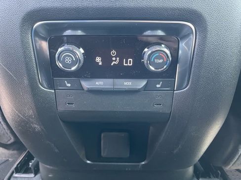 New 2025 Chevrolet Suburban Premier image 37