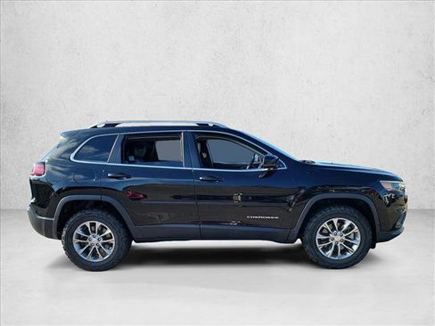 Used 2019 Jeep Cherokee Latitude Plus w/ Comfort/Convenience Group image 4