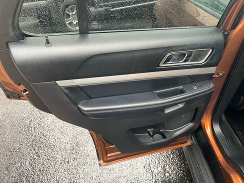 Used 2017 Ford Explorer XLT w/ Equipment Group 202A image 30