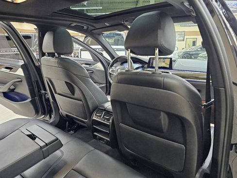 Used 2019 BMW 530i w/ M Sport Package RWD image 25