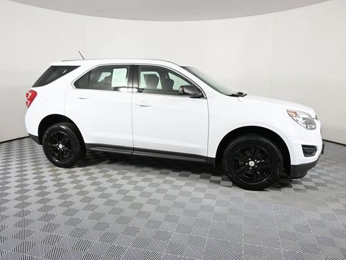 Used 2017 Chevrolet Equinox LS image 8