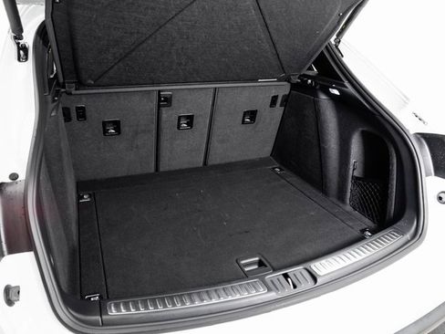 Used 2025 Porsche Macan image 29