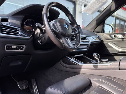 Used 2022 BMW X7 xDrive40i w/ M Sport Package image 15