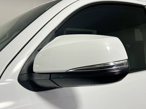 Used 2022 Toyota Tacoma SR5 w/ Technology Package image 12