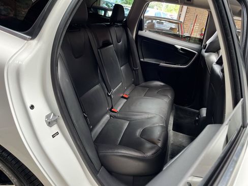 Used 2016 Volvo XC60 T6 Platinum AWD/4WD image 23