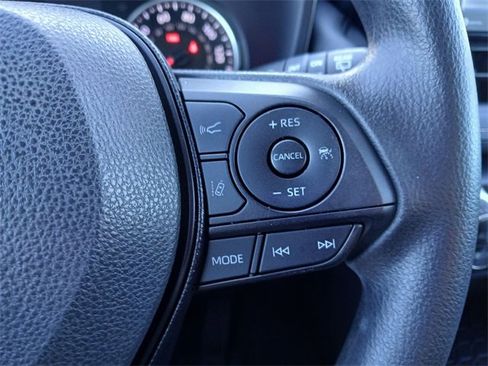 Used 2021 Toyota RAV4 XLE image 28