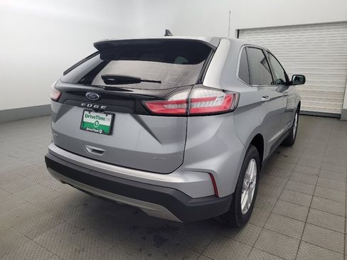 Used 2024 Ford Edge SEL image 9