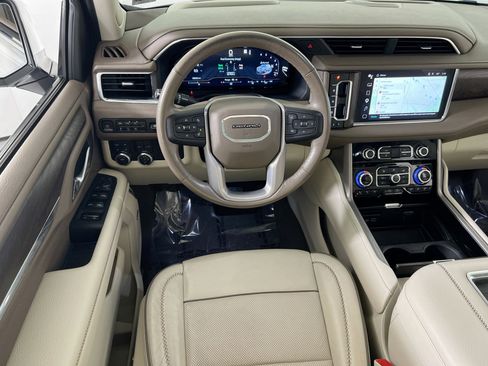Used 2022 GMC Yukon XL Denali image 23