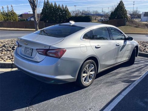 Used 2020 Chevrolet Malibu LT image 9