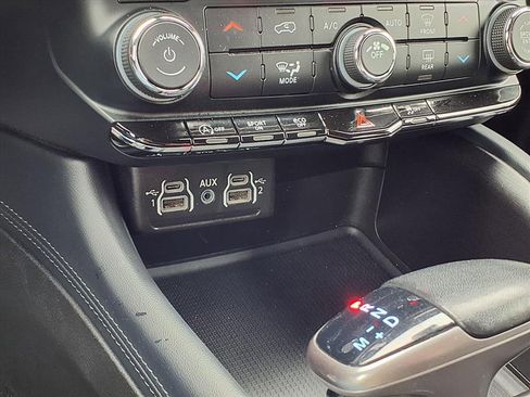 Used 2024 Dodge Durango SXT image 13