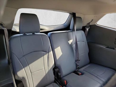 Used 2019 Buick Enclave Essence w/ LPO, Sport Appearance Package FWD image 14
