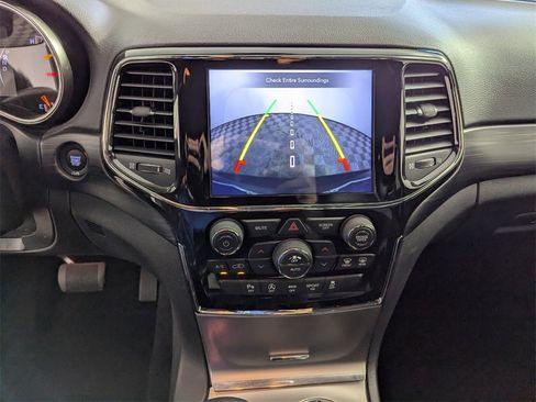 Used 2021 Jeep Grand Cherokee Laredo X image 28