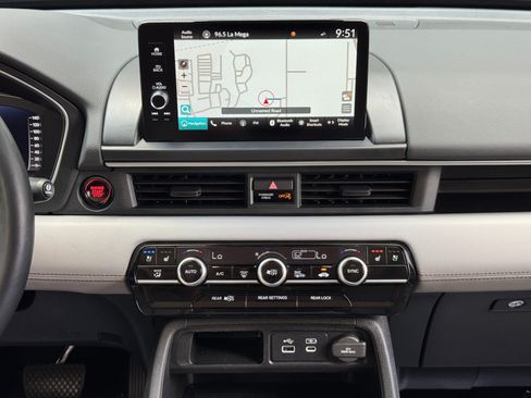 Used 2023 Honda Pilot Elite image 23