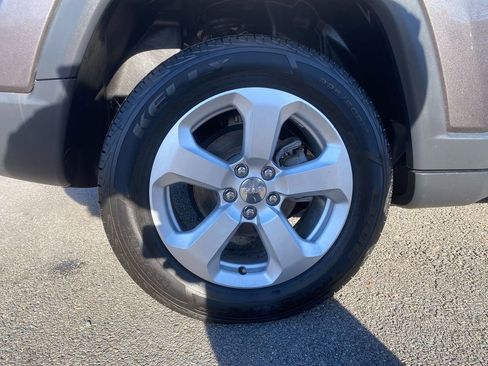 Used 2019 Jeep Compass Latitude w/ Popular Equipment Group image 30