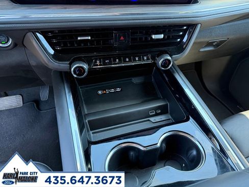 Used 2025 Chevrolet Suburban Z71 AWD/4WD image 24