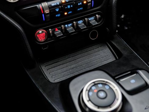 Used 2020 Ford Mustang Shelby GT500 w/ Carbon Fiber Track Pack image 60