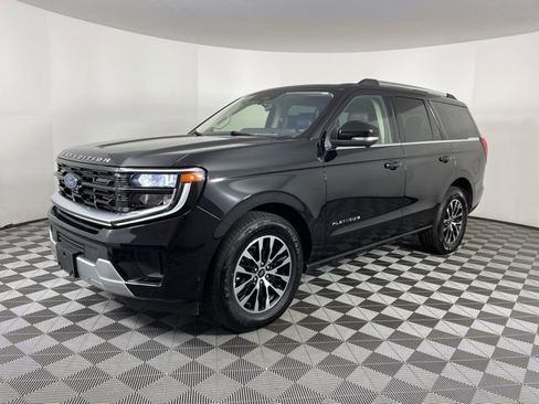 Used 2025 Ford Expedition Platinum image 5